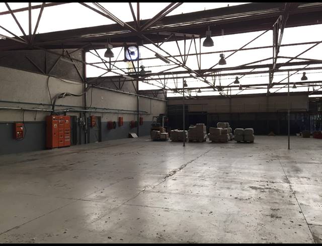 1,584M² FACTORY RENTED IN BEACONVALE